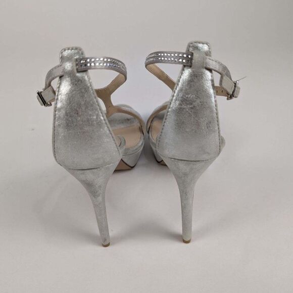 Pelle Moda Onora T- Strap Silver Platform Sandals - Size 9.5 - Picture 5 of 8